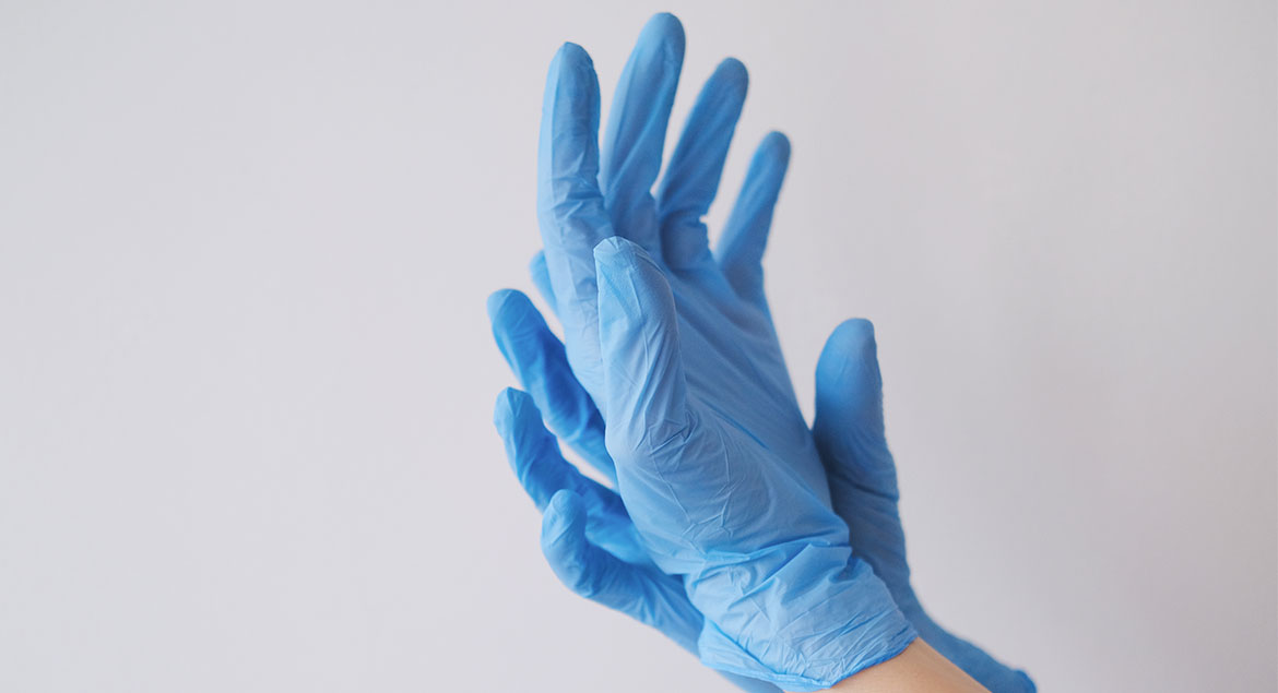 Tipos de guantes de limpieza: ¿Para qué se utiliza cada uno?